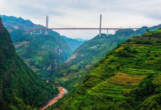 World's Highest Bridge Completes Connection