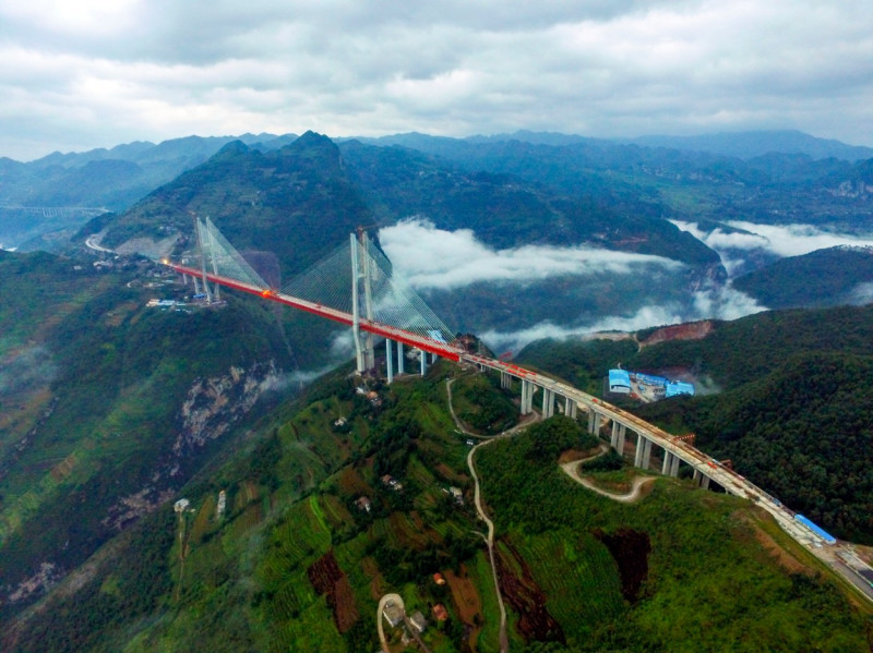 World's Highest Bridge Completes Connection