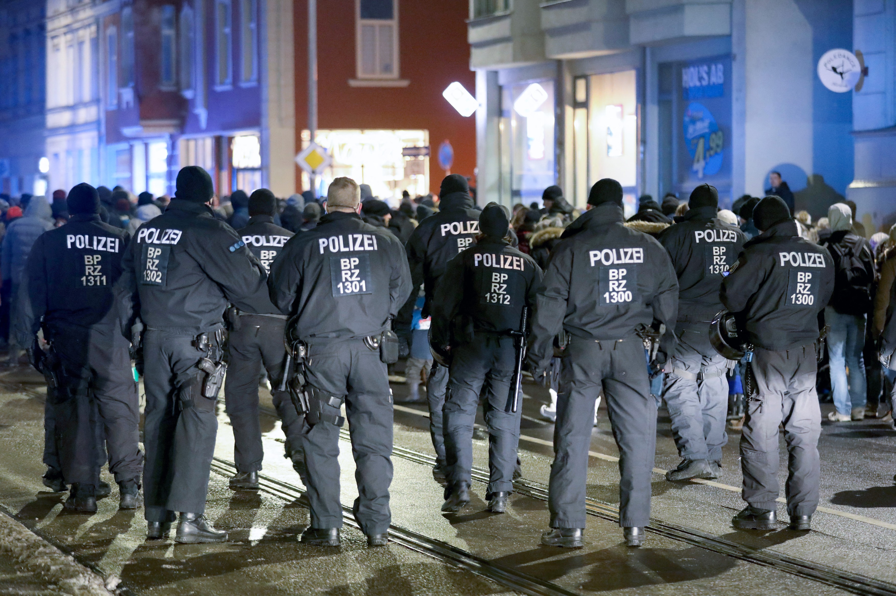 Polițiștii din Germania se confruntă cu probleme psihologice din cauza protestelor violente împotriva măsurilor anti-Covid