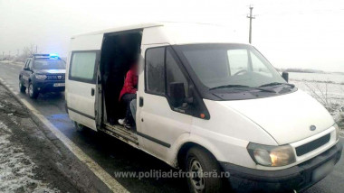 Microbuz verificat de politia de frontiera Timiș