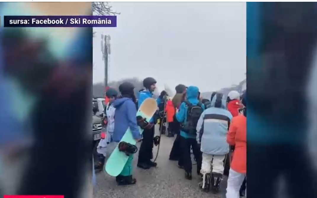 VIDEO. Românii nu au scăpat de aglomeraţie nici în stațiunile din străinătate: 4 ore de așteptare la telegondola din Bansko