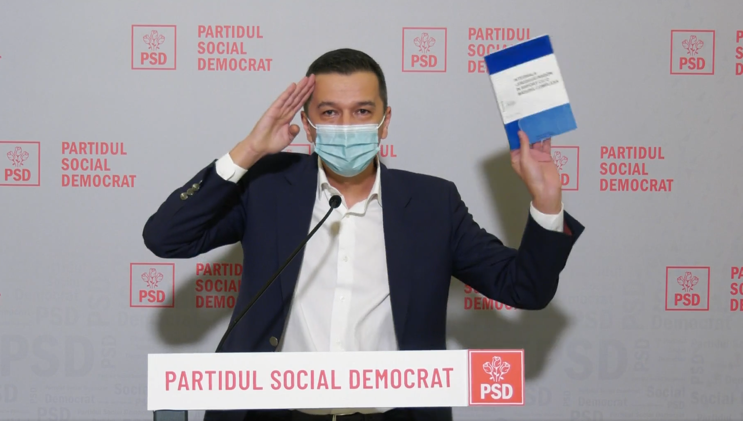Grindeanu, nouă replică pentru Armand: „Attention! Aici e cartea. Aș fi spus că e o ciorbă reîncălzită, dar e o șobolăneală”