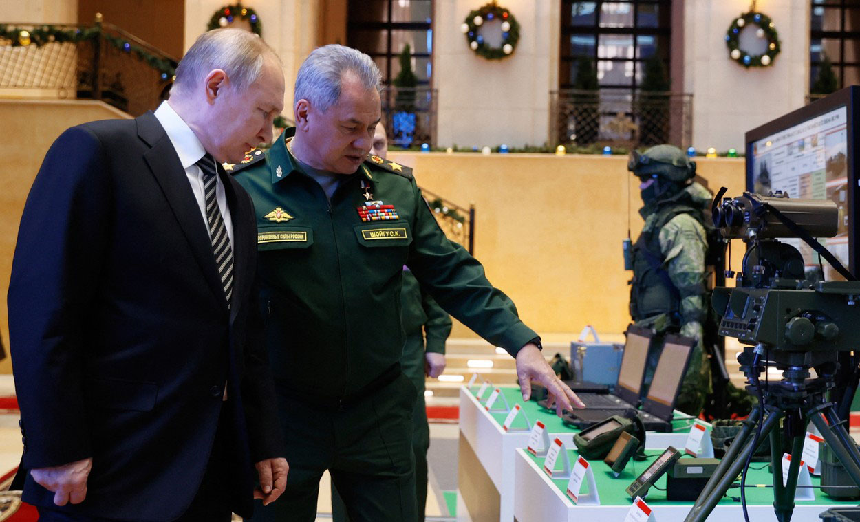 Ministrul rus al Apărării a prezentat noul arsenal al armatei: „Cresc tensiunile la frontierele occidentale şi orientale ale Rusiei”