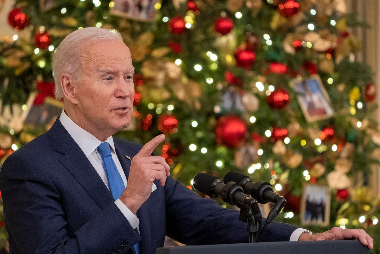 Joe Biden: „Toţi trebuie să fim îngrijoraţi de Omicron dar nu trebuie să intrăm în panică”