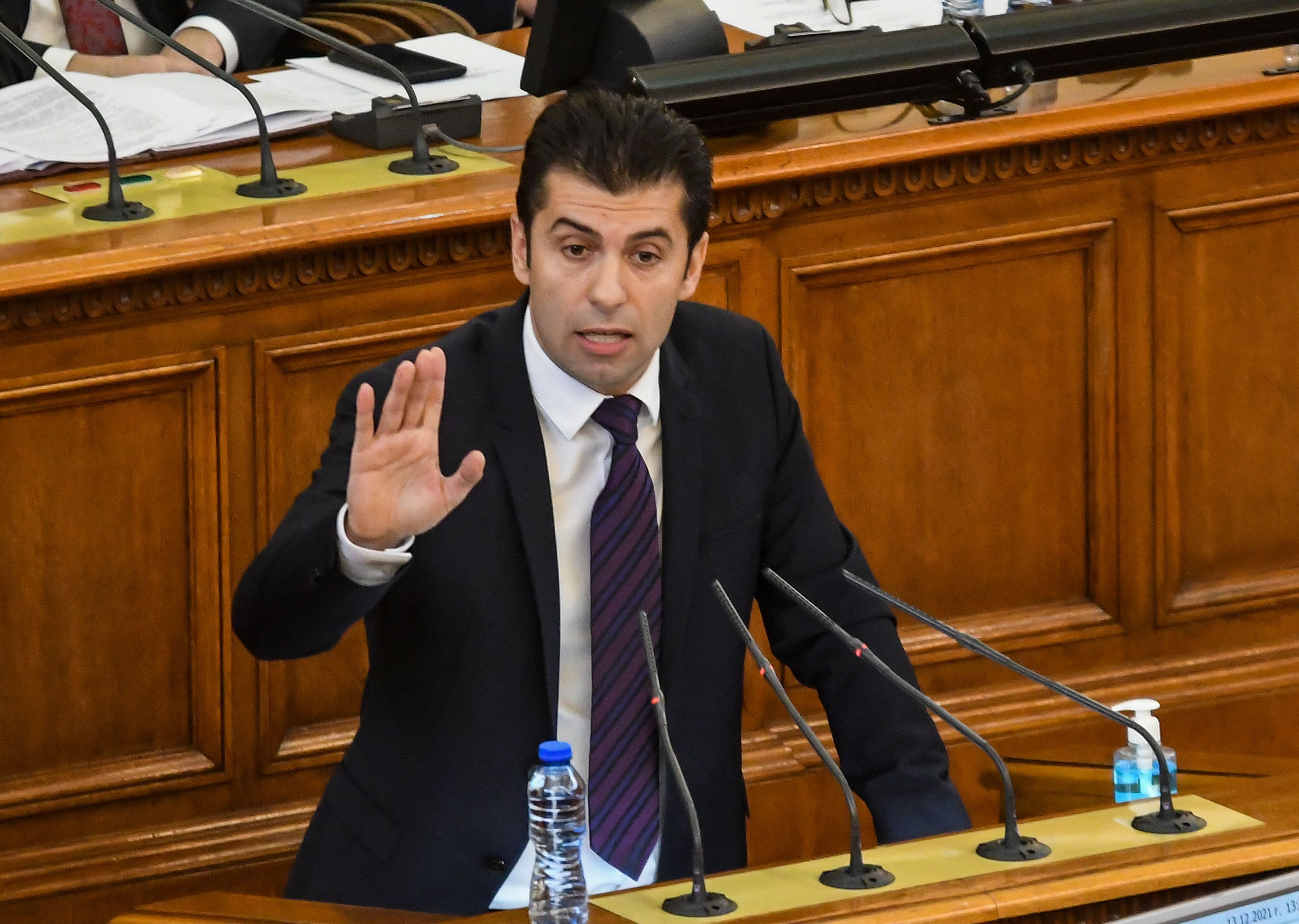 Premierul Bulgariei le cere concetățenilor să-și doneze salariul pe o lună pentru Ucraina