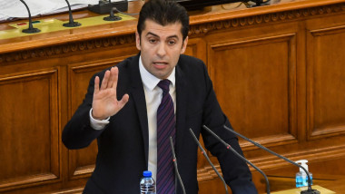 Kiril Petkov de la tribuna parlamentului bulgar