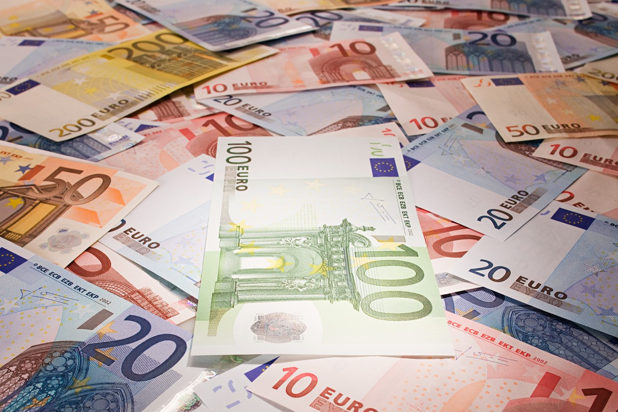 Comisia Europeană propune trei noi taxe pentru a acoperi cheltuielile cu PNRR