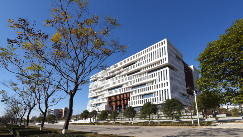 Clădire din campusul Universității de Tehnologie din Wuhan