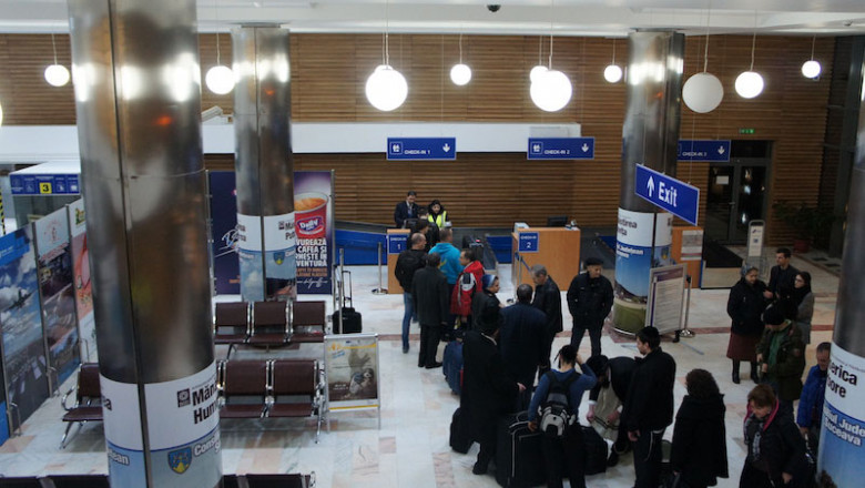 coada la imbarcare aeroportul suceava