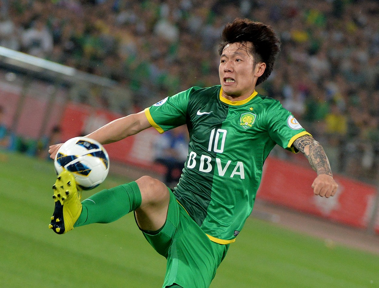 China a interzis tatuajele pentru jucătorii de fotbal. Cei care au deja trebuie să le „îndepărteze”
