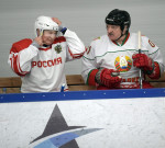 Vladimir Putin și Alexander Lukașenko joacă hochei pe gheață