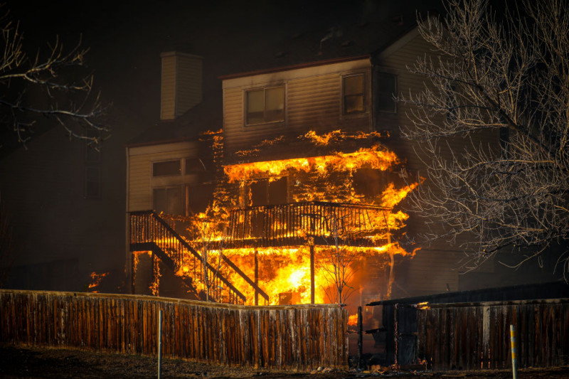 Sute de case au fost complet distruse de un incendiu uriaș, în Colorado FOTO: Getty Images