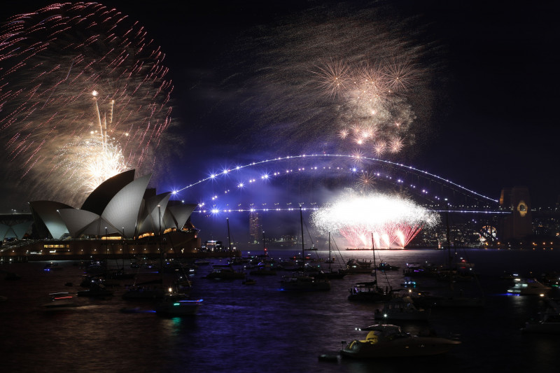9pm New Year's Eve fireworks, Sydney, Australia - 31 Dec 2021