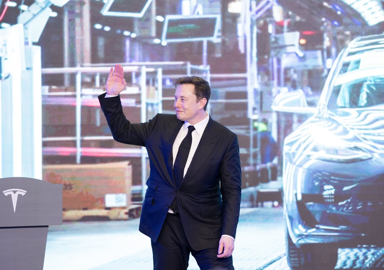 Tesla a avut cea mai mare creștere pe bursă la începutul acestui an. Ce a contribuit la acest succes