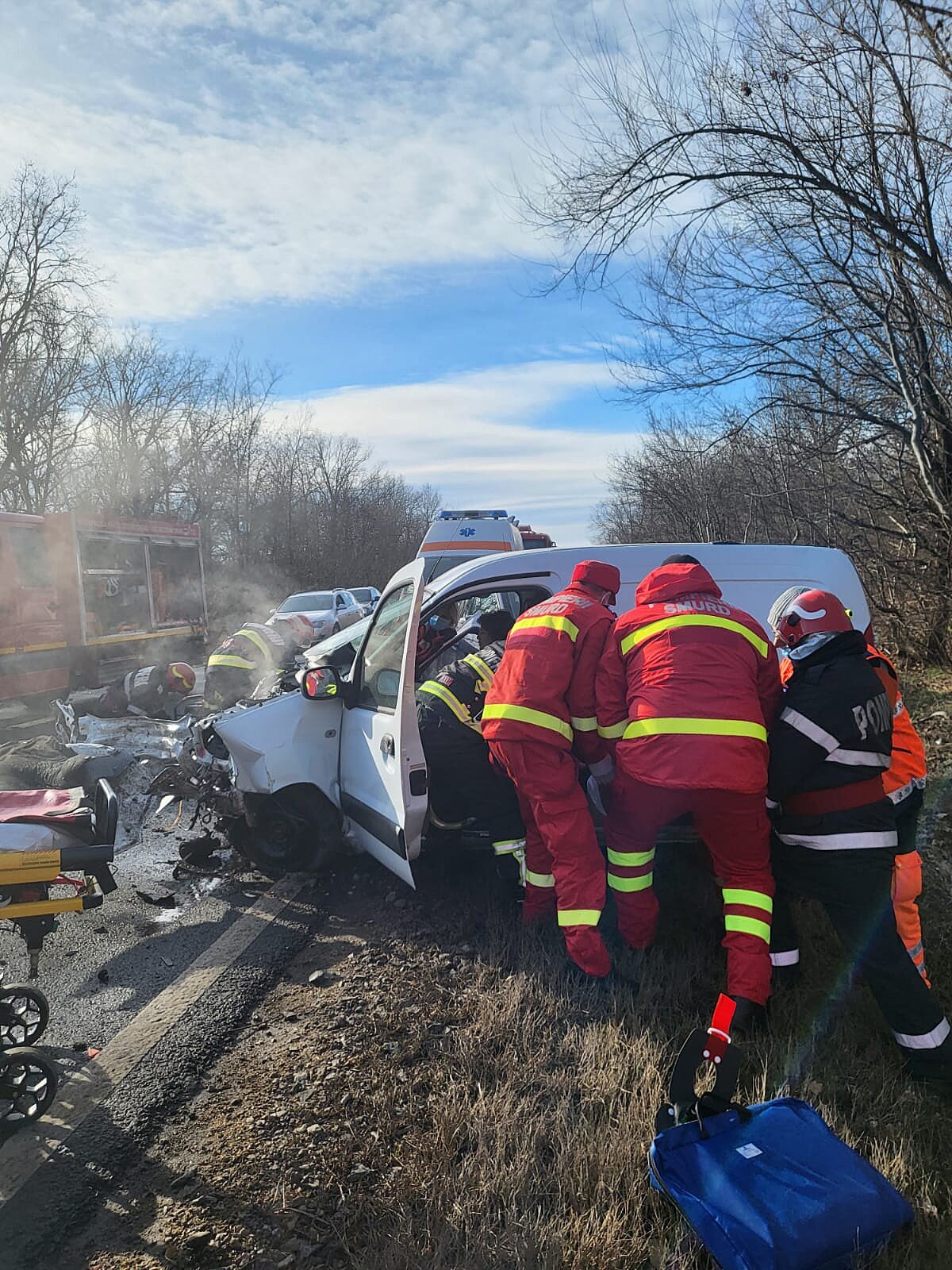 FOTO & VIDEO. Accident în lanț la ieșirea din Brăila. 5 oameni au ajuns la spital