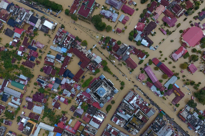 Fotografie din aer a orașului Lhoksukon, după inundațiile catastrofale din Indonezia de la începutul anului 2022