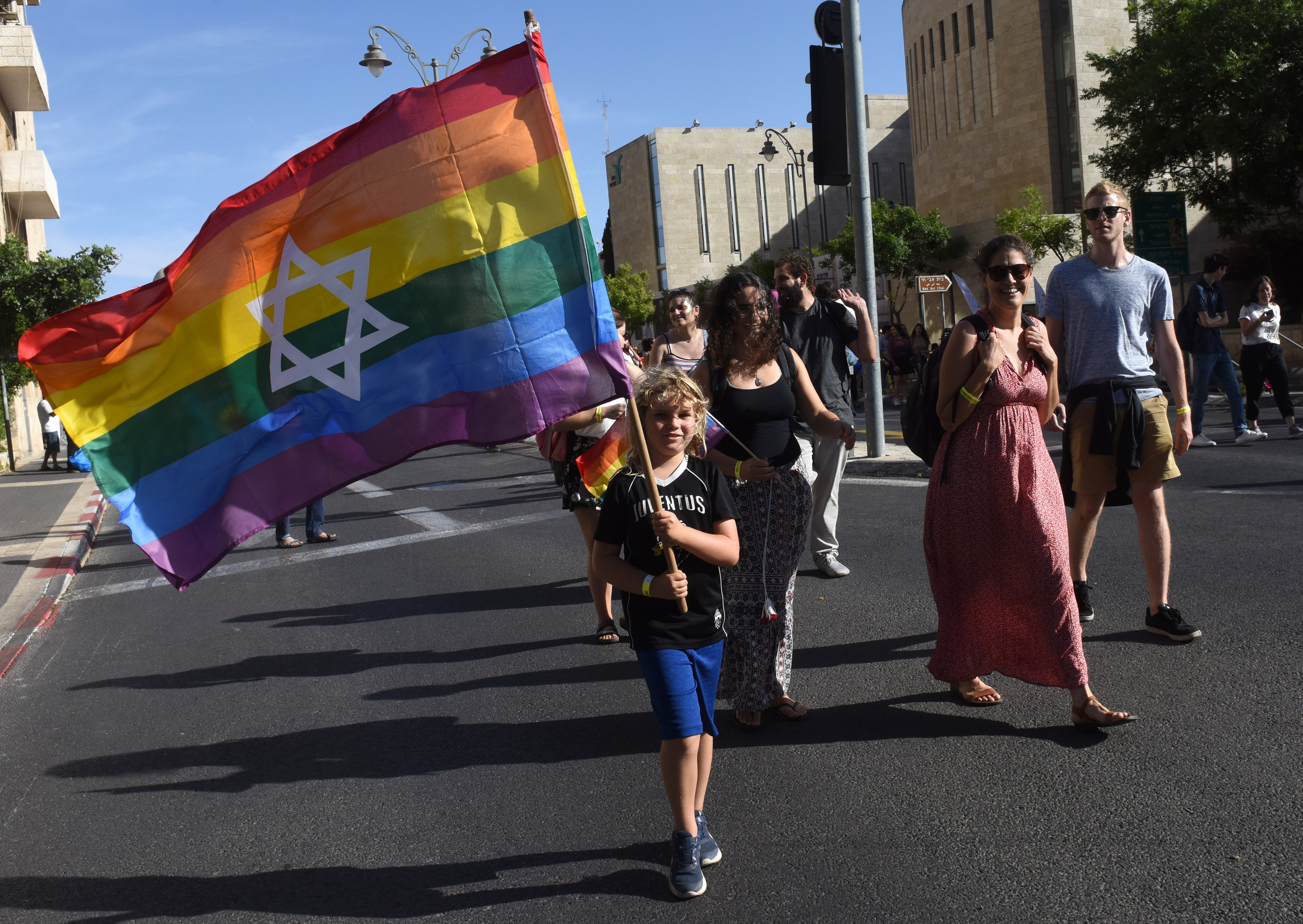 Cuplurile de homosexuali din Israel pot deveni părinți cu ajutorul unei mame-surogat
