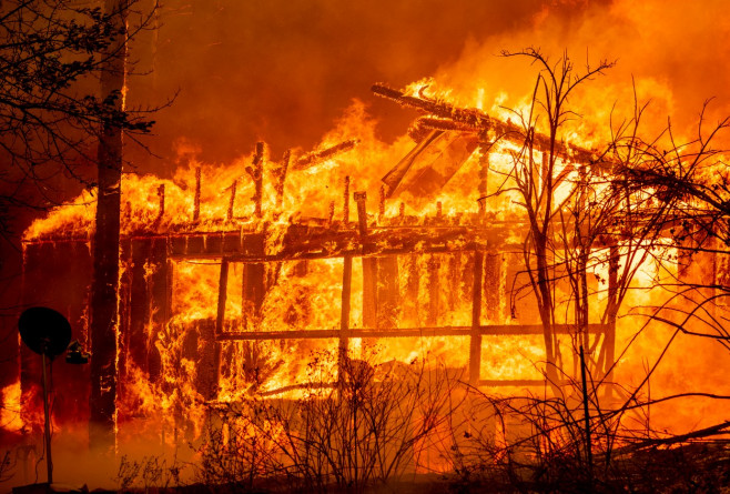 Incendiul Dixie Fire din California