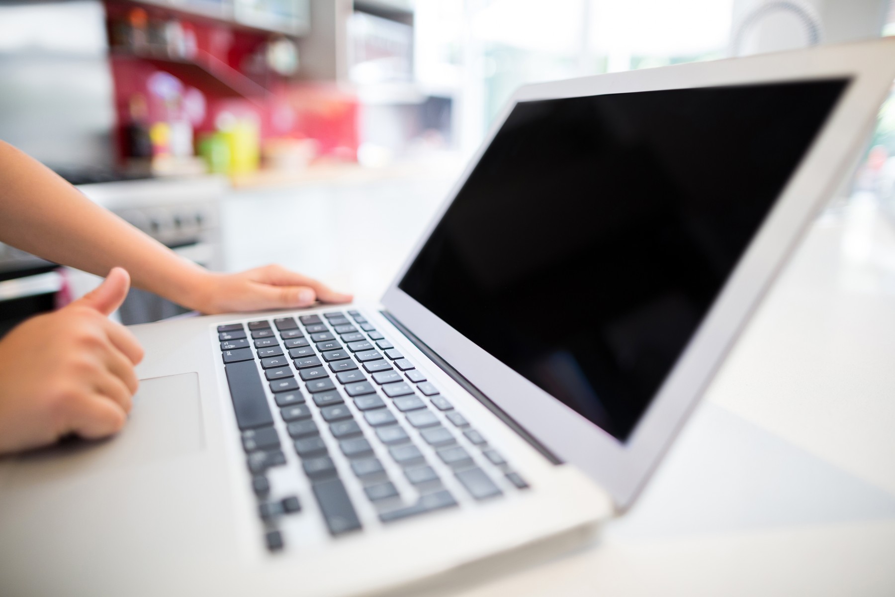 ANAF începe controalele la cei care fac bani din online. Toți trebuie să plătească taxe la stat