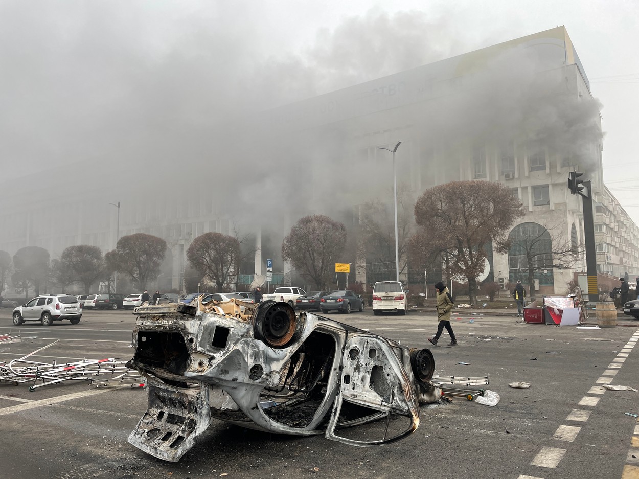 Ambasada României în Kazahstan a luat legătura cu cei 100 de români din țara marcată de revolte