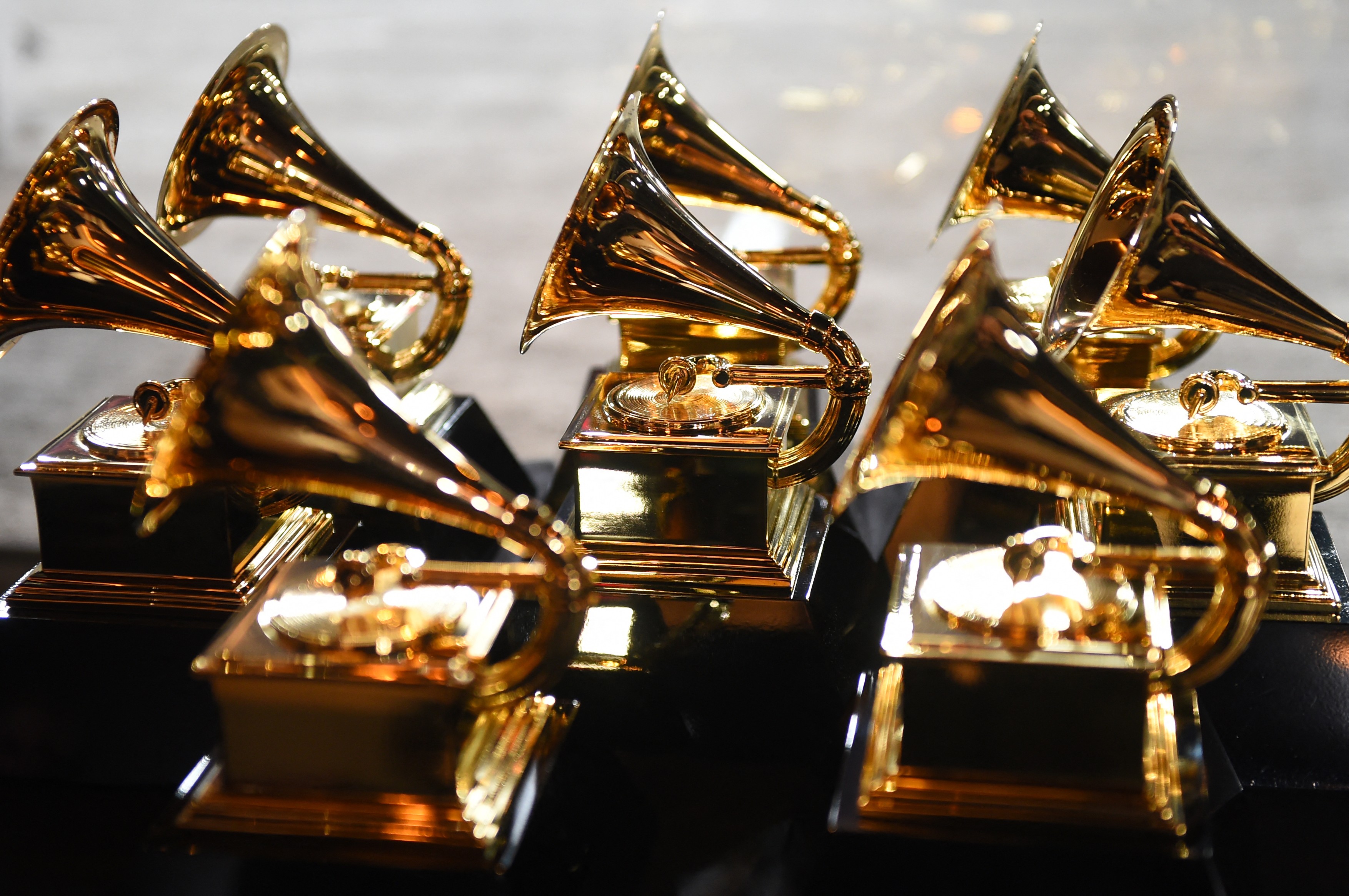 Omicron amână marile evenimente ale începutului de an. Premiile Grammy și alte gale din industria divertismentului au fost reprogramate