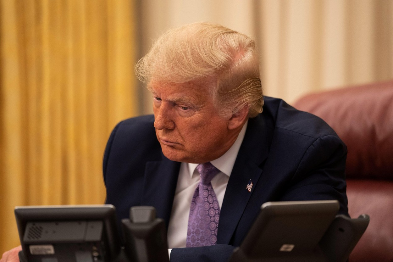 Trump îl acuză pe Biden de „teatru politic” menit a-i face uitate „eşecurile”