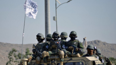 parada a talibanilor armata