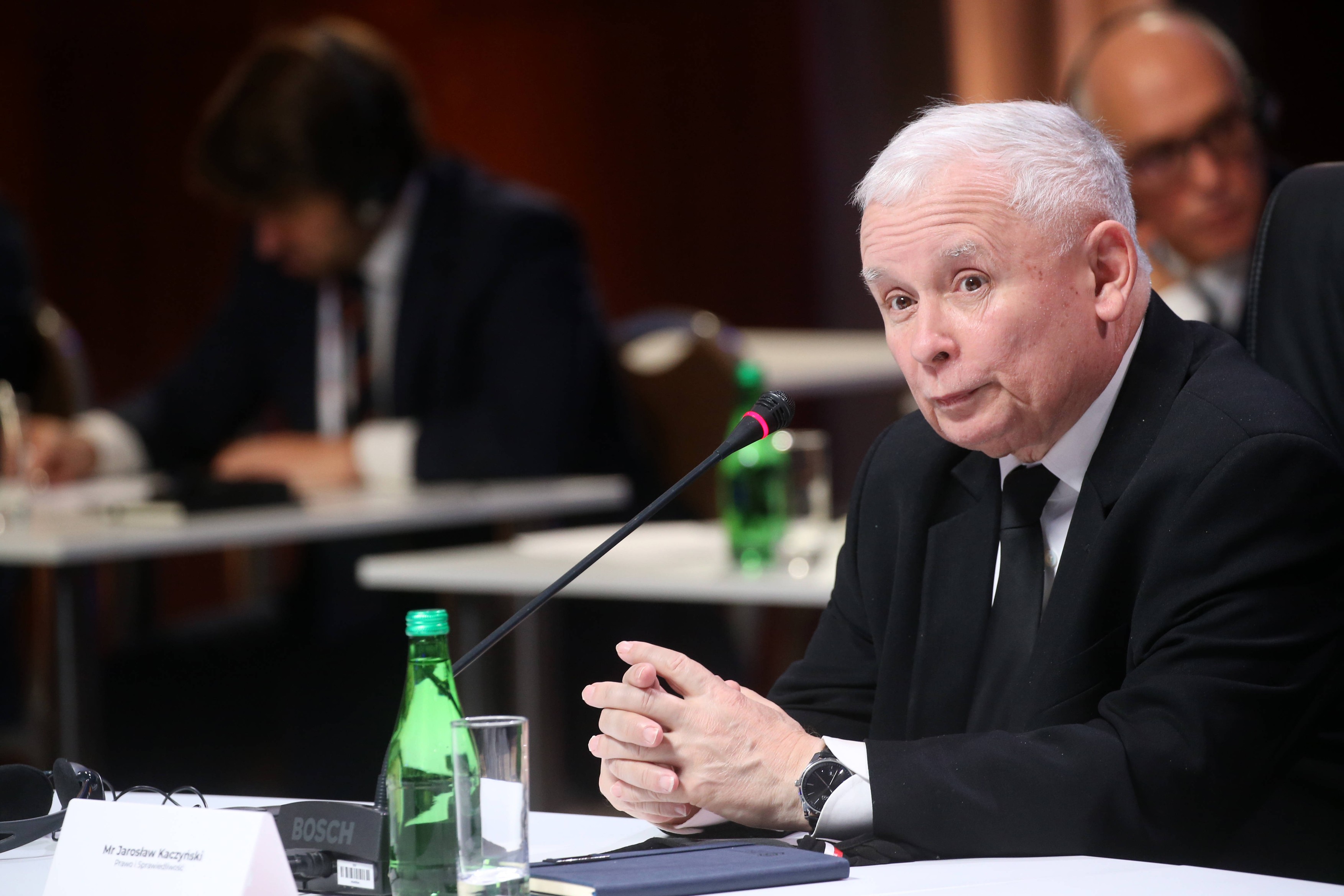 Jaroslaw Kaczynski, șeful partidului care guvernează Polonia, a demisionat din funcția de vicepremier