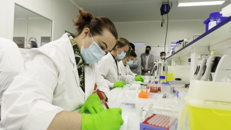 Laborator care produce teste Covid în Franța