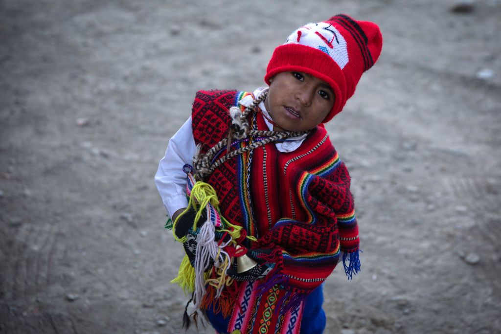 Cea mai îndoliată țară din lume. 100.000 de copii au rămas orfani în Peru din cauza pandemiei