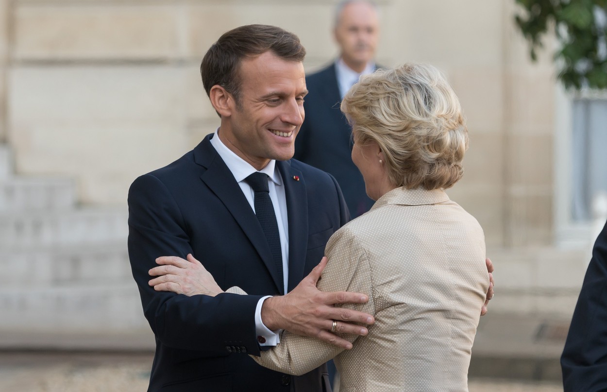 Emmanuel Macron și Ursula von der Leyen discută la Paris preluarea șefiei Consiliului Uniunii Europene de către Franța