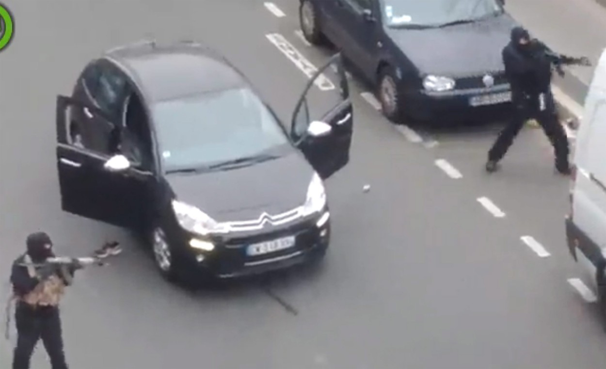 7 ani de la atacul împotriva redacției Charlie Hebdo. 12 oameni au fost uciși și 11 răniți în Paris