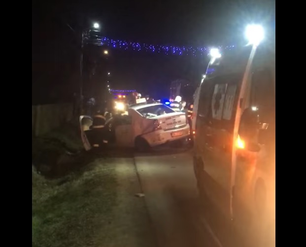 Încă un accident în care a fost implicată o mașină-școală, șapte oameni au fost răniți. La volan era o tânără de 17 ani