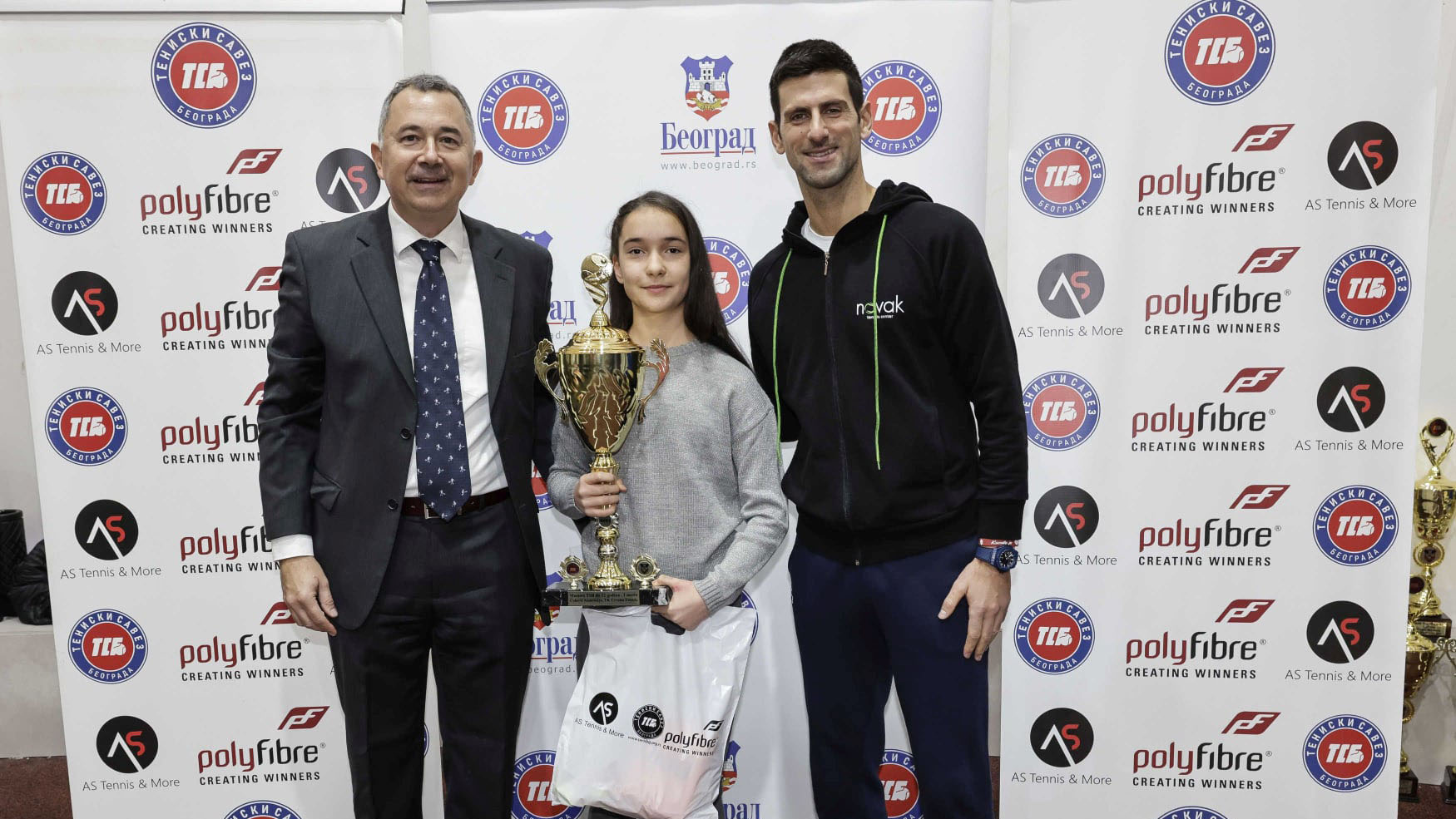 Djokovic susține că a fost testat pozitiv cu COVID pe 16 decembrie 2021. A doua zi, dădea premii celor mai buni tenismeni-copii