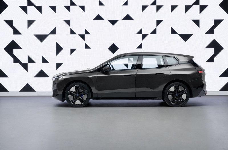 BMW Unveil Car That Changes Color