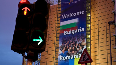 71,7% dintre români se opun ideii ca România să părăsească Uniunea Europeană. România a aderat alături de Bulgaria la UE pe 1 ianuarie 2007. Foto: Profimedia Images