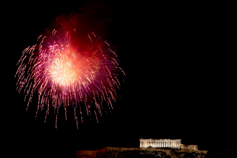 Artificii de Revelion în Atena.