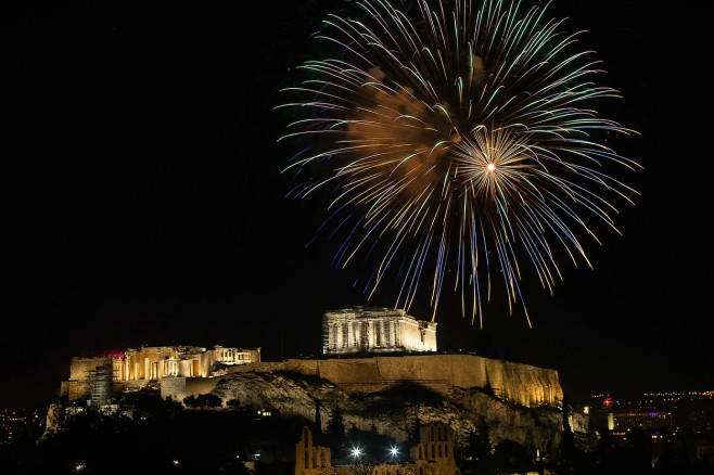 Artificii de Revelion în Atena.