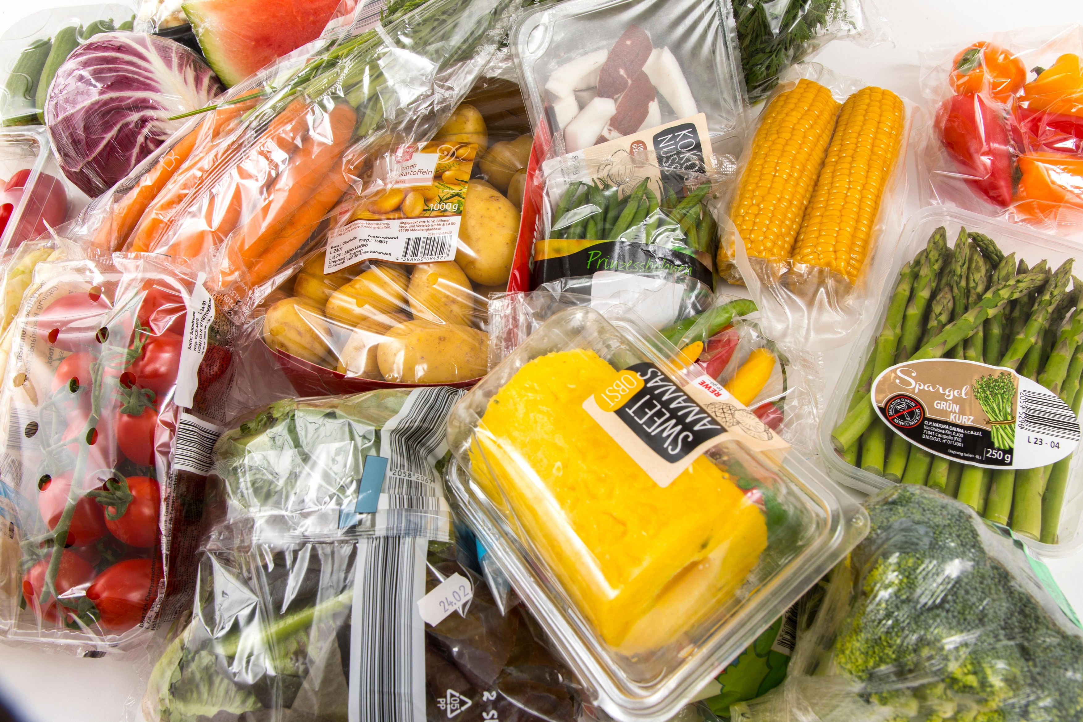 Franța a interzis ambalajele din plastic pentru fructe și legume