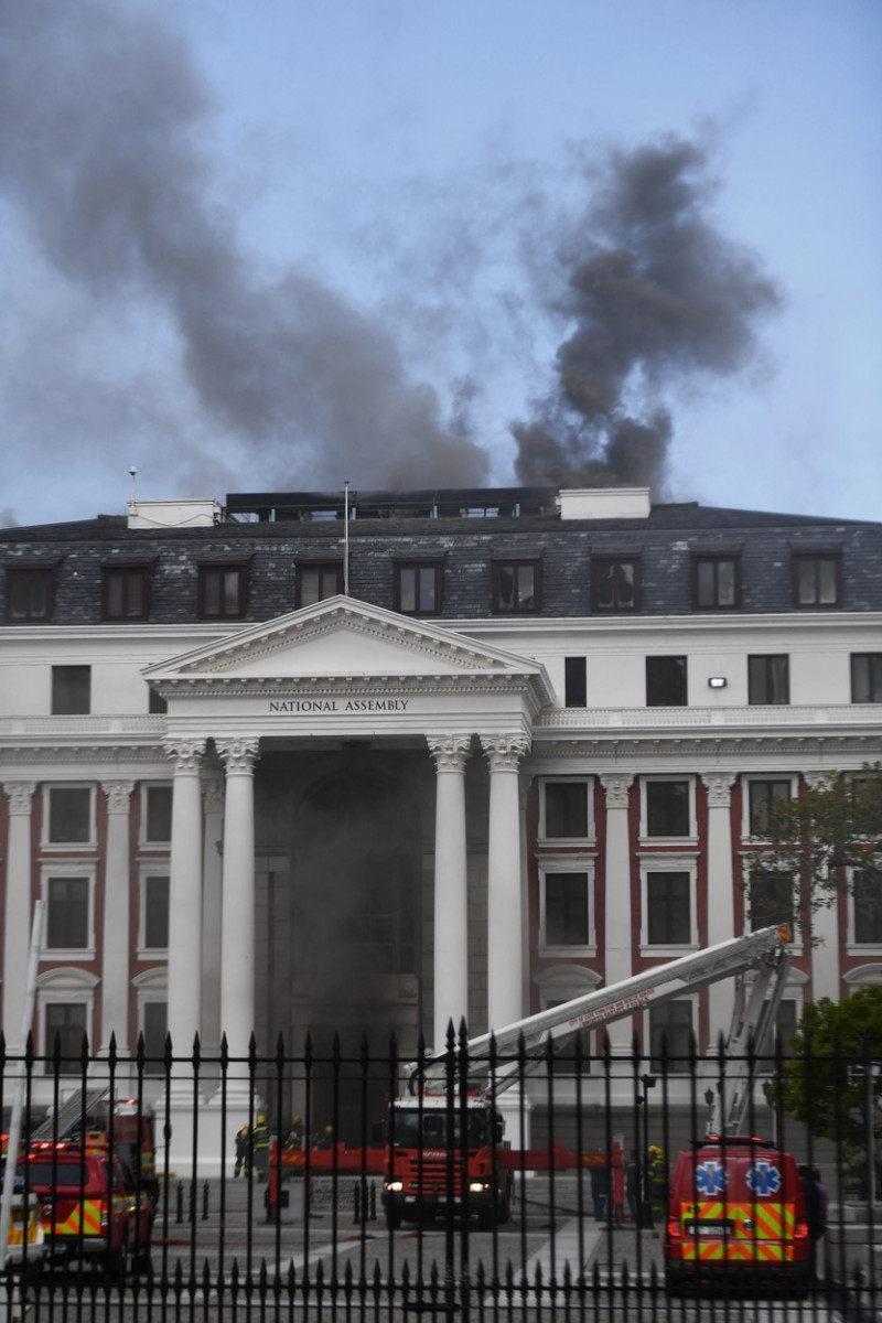 incendiu cape town