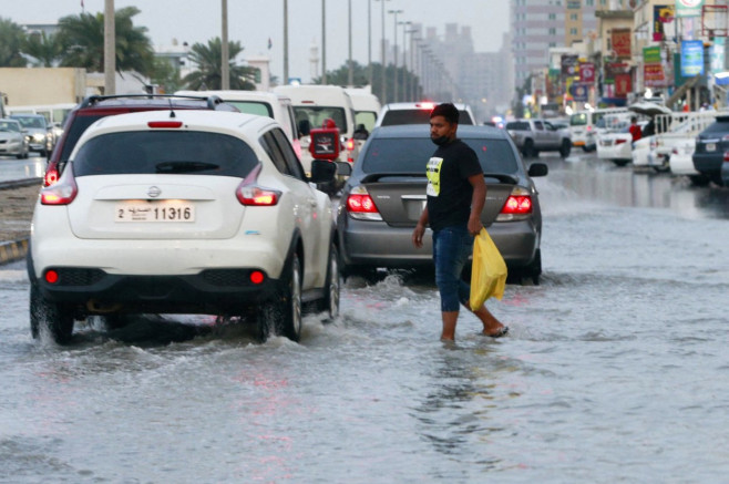 inundatii emirate profimedia-0650198416