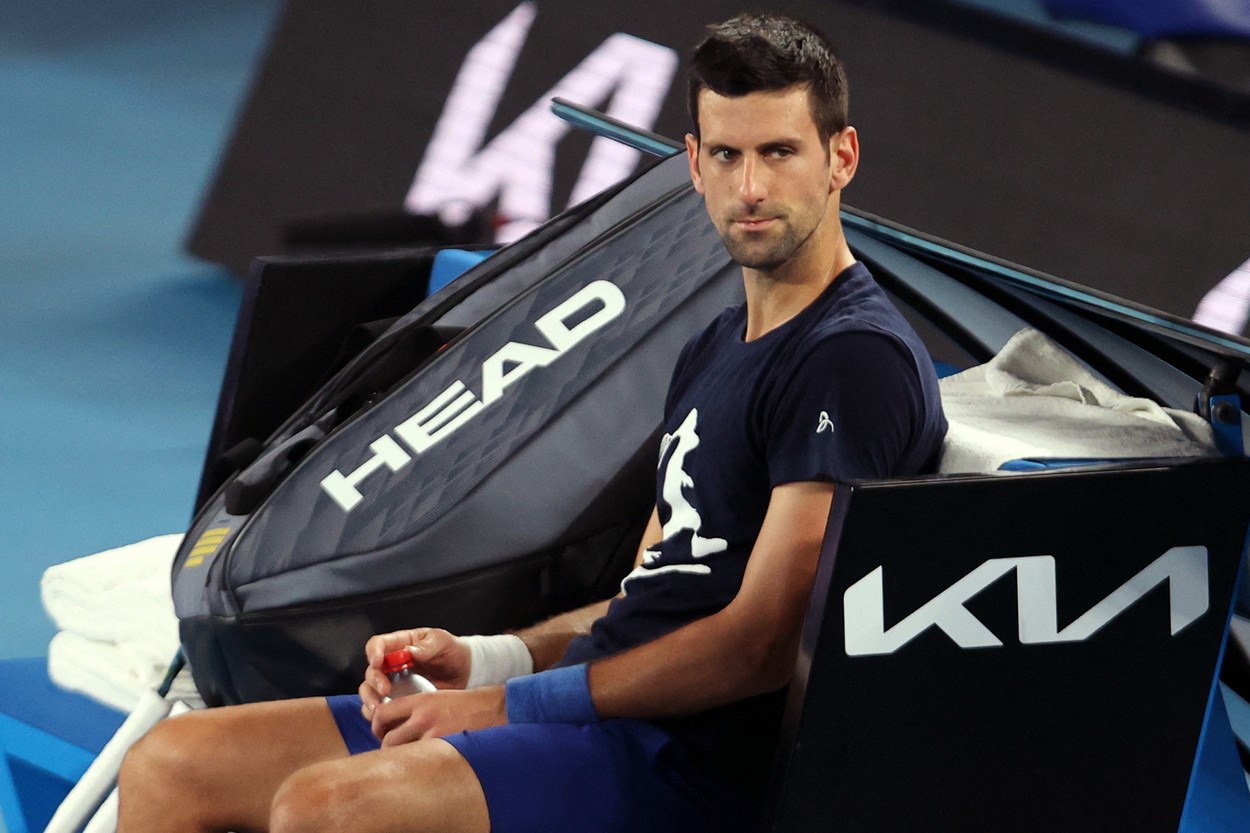 Djokovic, criticat dur de Tsitsipas, numărul 4 mondial: „Își stabilește propriile reguli și îi face pe ceilalți să pară idioți”