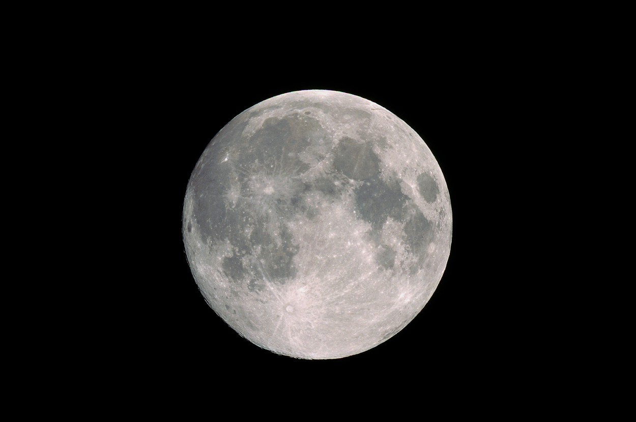 China construieşte o "Lună artificială" pentru a face experimente în condiţii de gravitaţie redusă