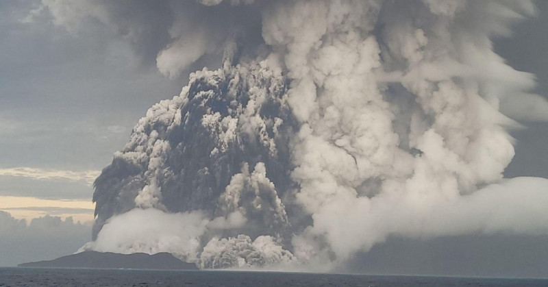 eruptie vulcan tonga profimedia-0653177411 (2)
