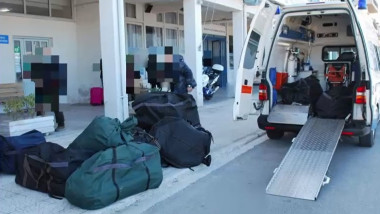 Un șofer de ambulanță din Grecia a fost prins că transporta peste 300 de kilograme de cannabis cu mașina de serviciu.