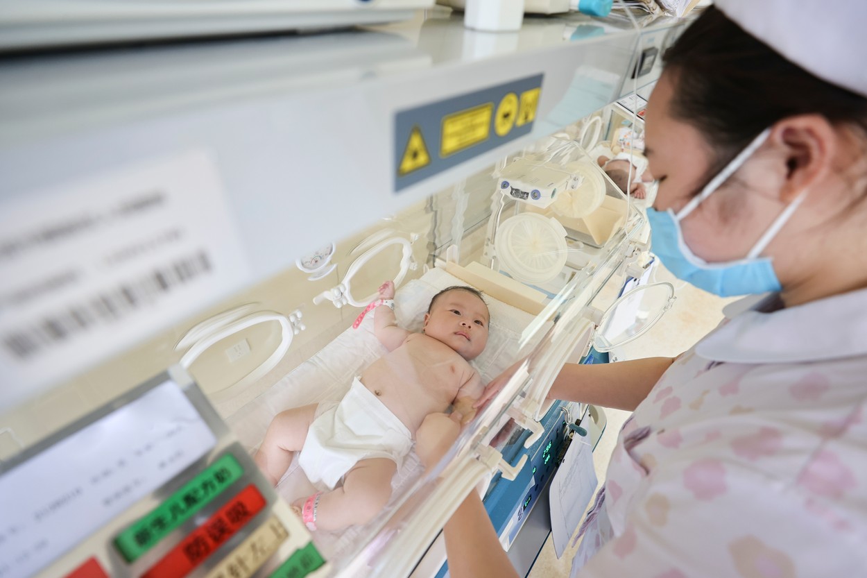 China e în pragul unei crize demografice. Natalitatea a ajuns la cel mai scăzut nivel din ultimii 60 de ani