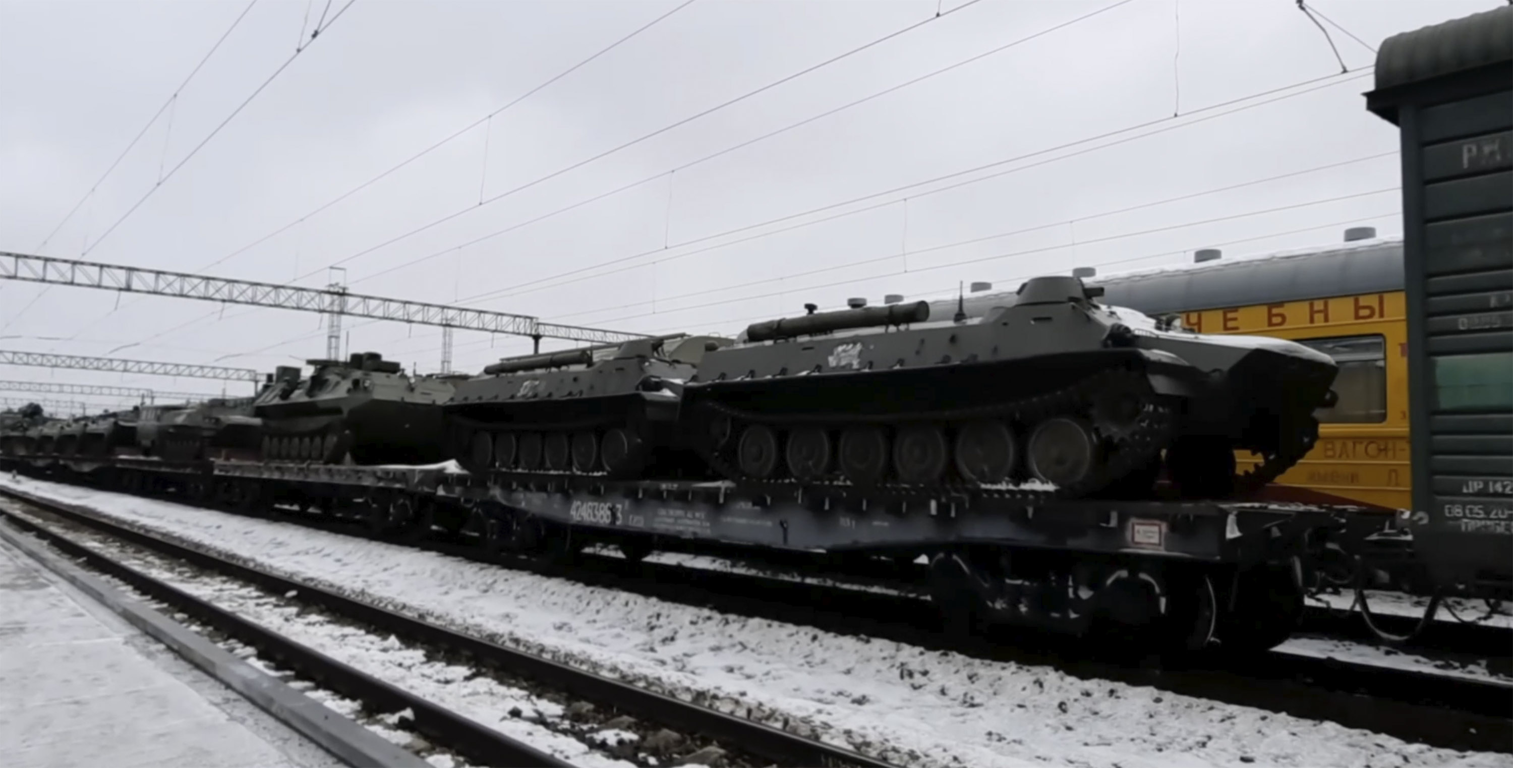 BILD: Trenurile siberiene sunt pline de soldați și tancuri ale armatei ruse care se deplasează spre granița cu Ucraina