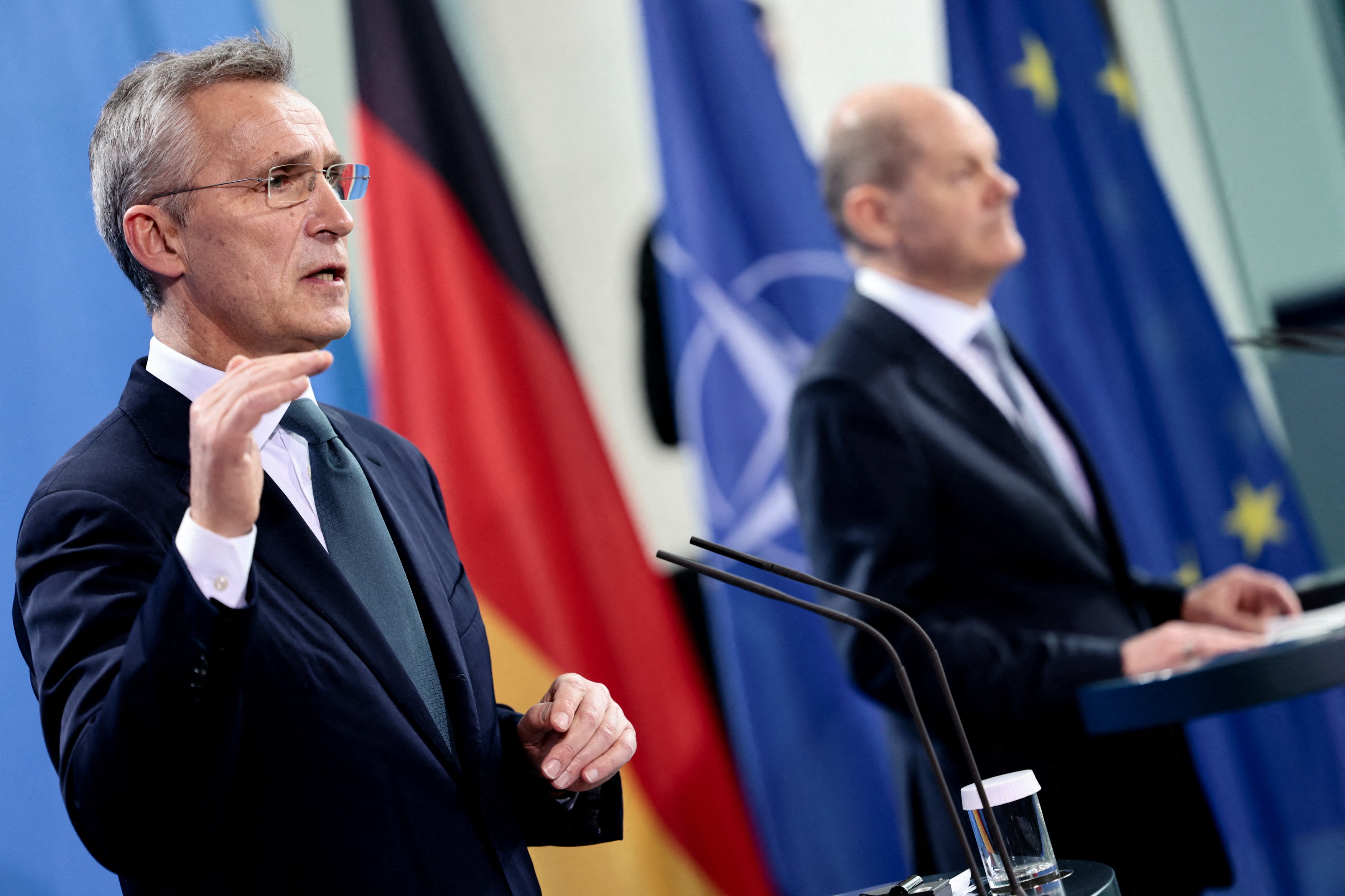 Propunerile NATO pentru negocierile cu Rusia. „Riscul unui conflict este real”