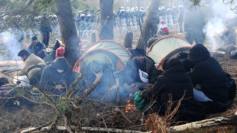 Polonia: Curtea supremă nu este de acord cu interdicția impusă jurnaliștilor care vor să relateze situația migranților de la frontieră