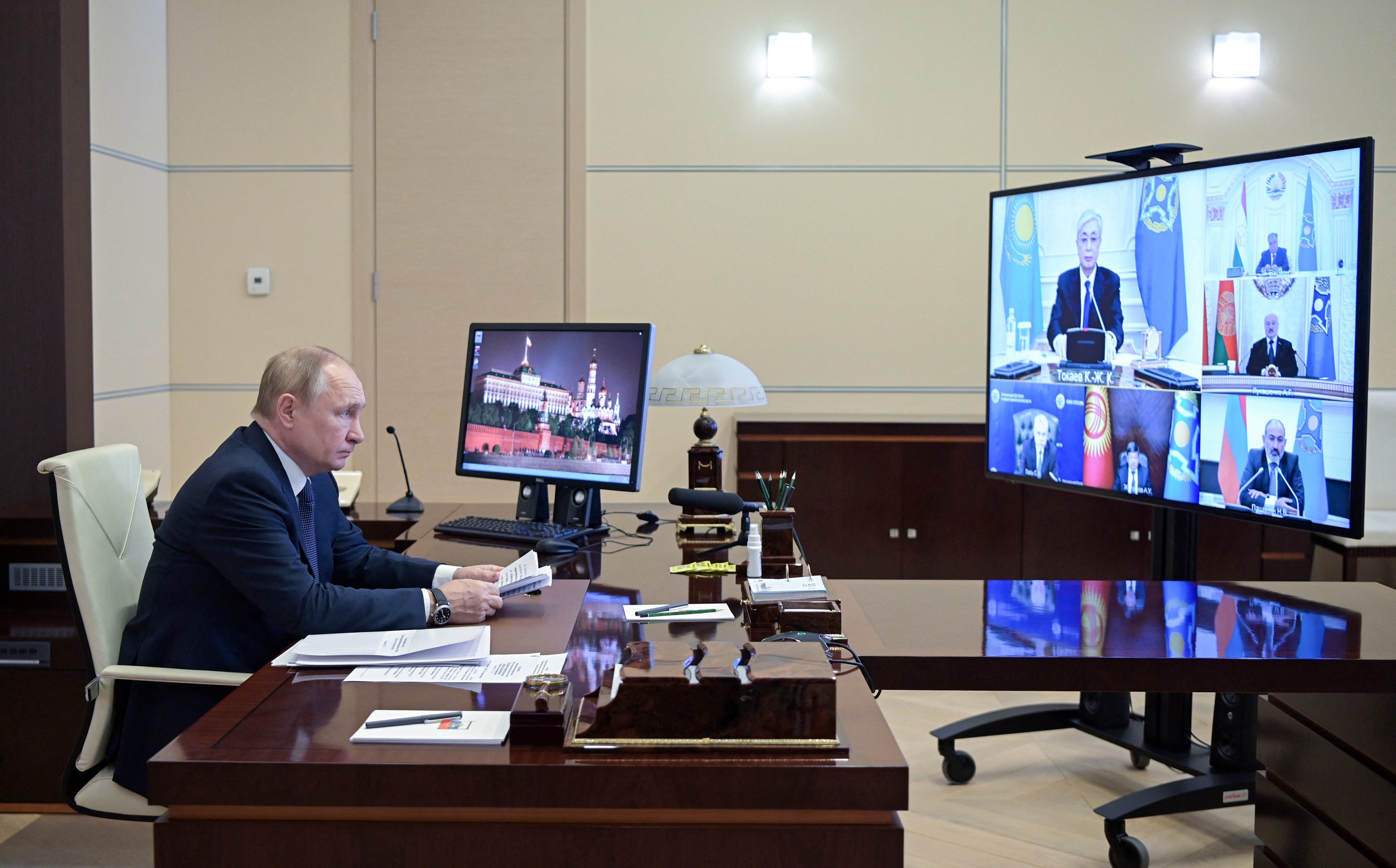 Putin spune că Rusia nu va permite schimbarea regimurilor din statele ex-sovietice